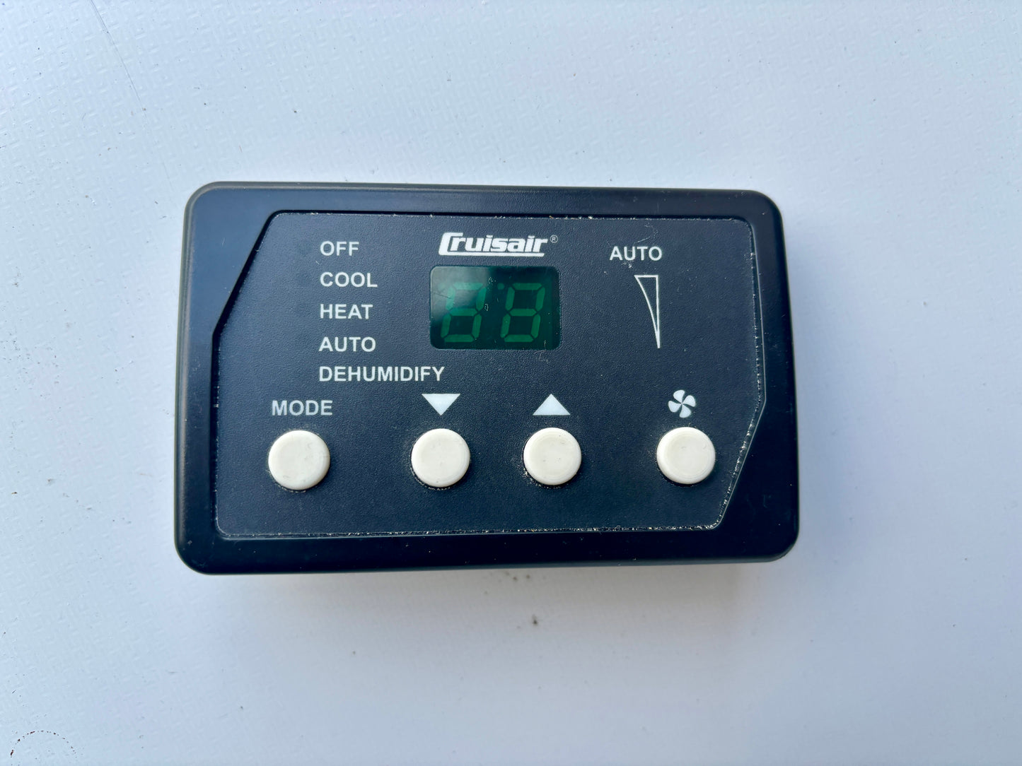Cruiseair Q3 display for marine air conditioner 4 round buttons NOS for DX